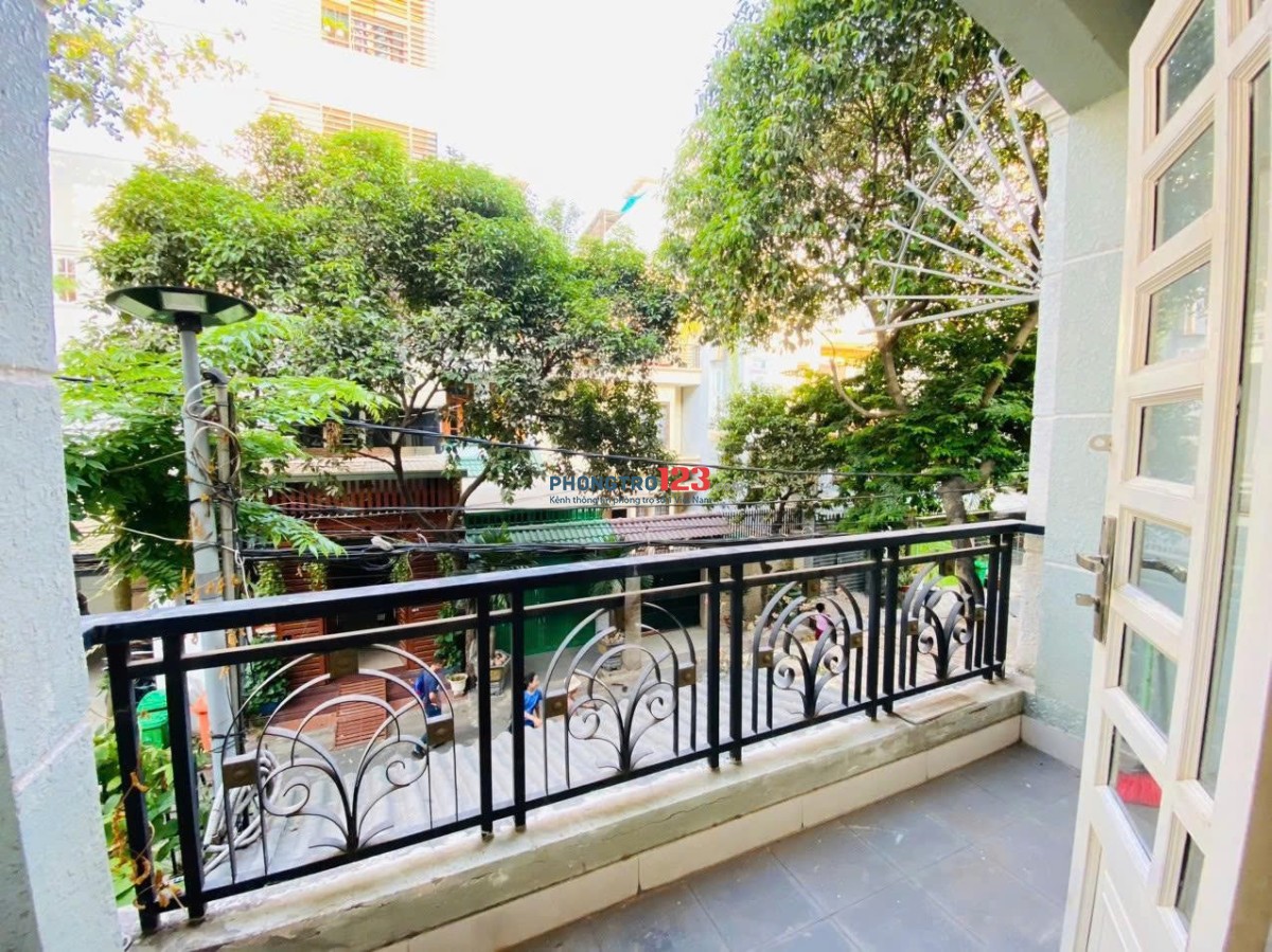 Cho thuê căn hộ ngay nhà ga T3