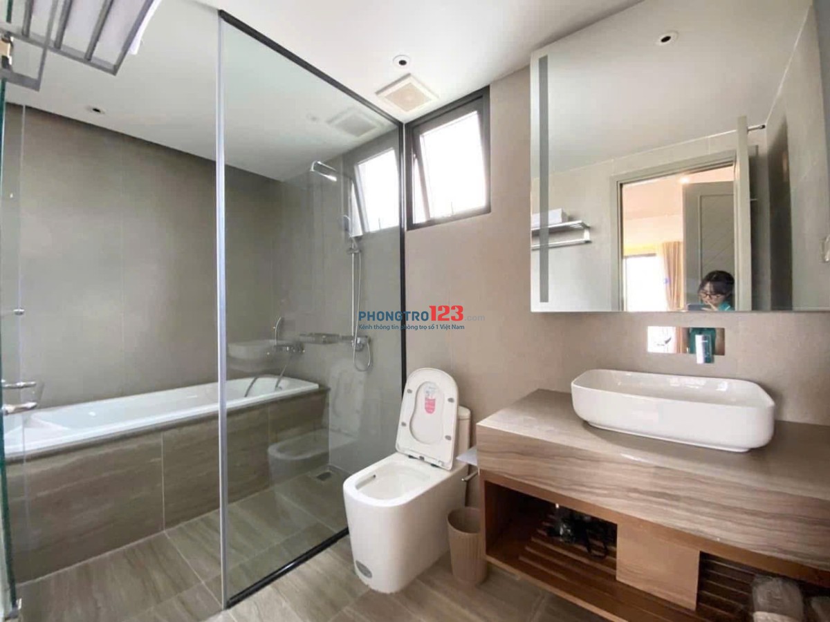 Cho Thuê Căn hộ tách bếp, ban công Nguyễn Trãi Cống Quỳnh, Quận 1