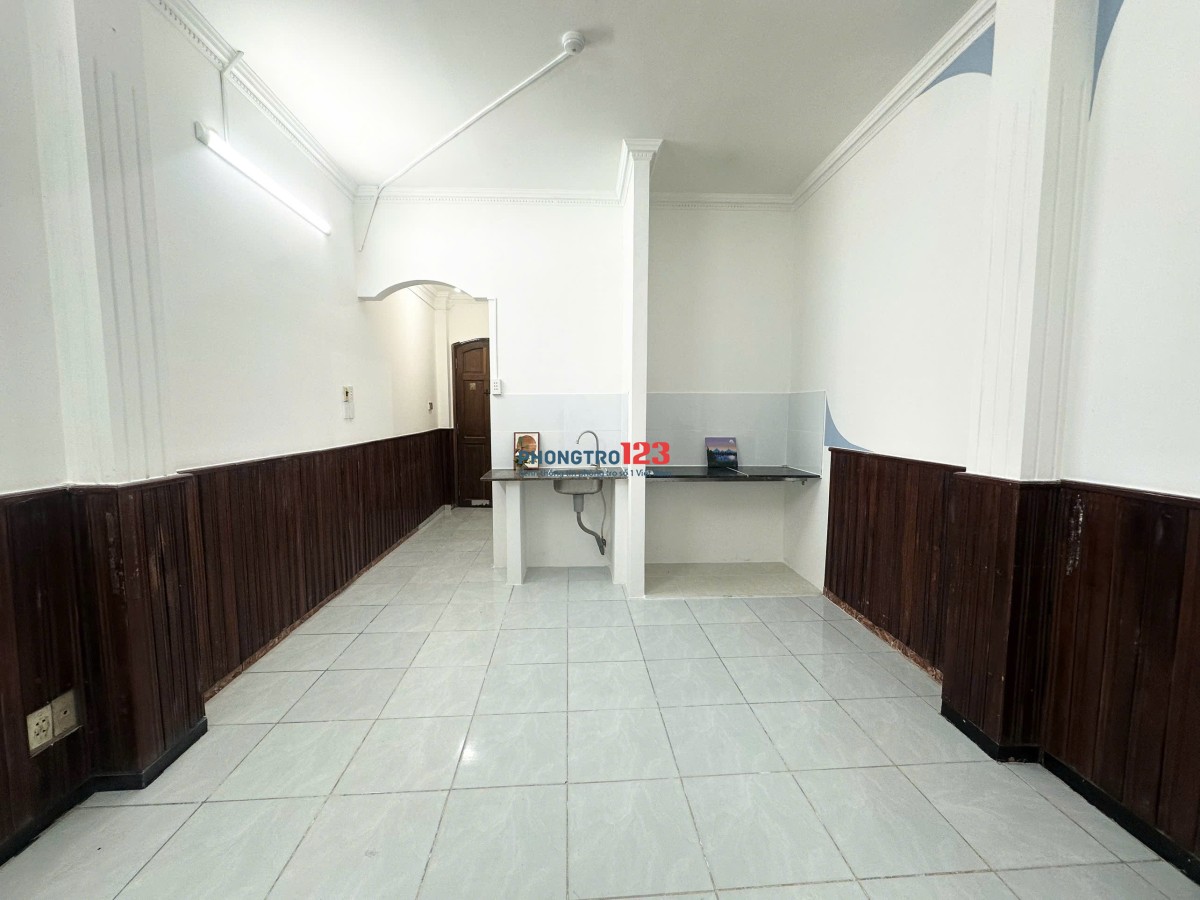 Căn hộ siêu rộng DT 40m2, 1PN, PK tại 26/42 Tân Sơn Nhì Q. Tân Phú ( Gần ĐH Công Thương).
