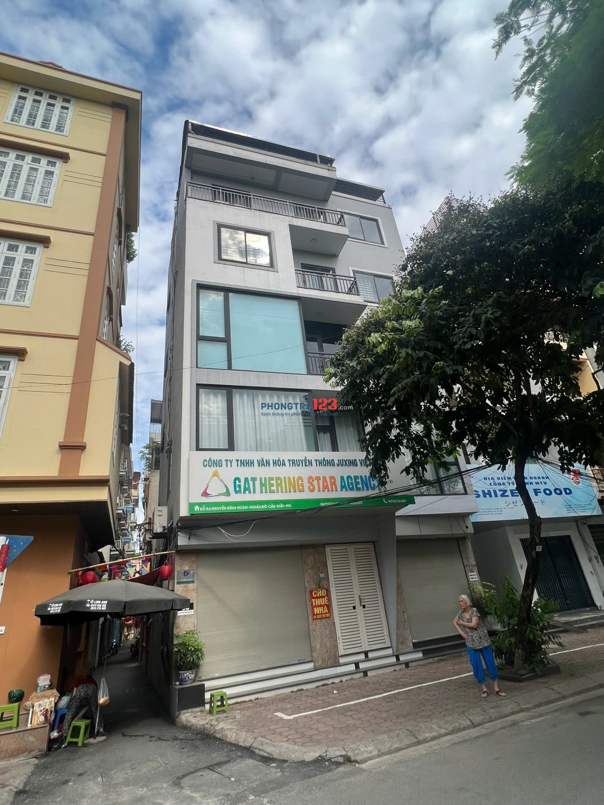 Cho thuê nhà mặt phố Nguyễn Đình Hoàn - Mặt phố kinh doanh - 5.5 tầng x 55m2