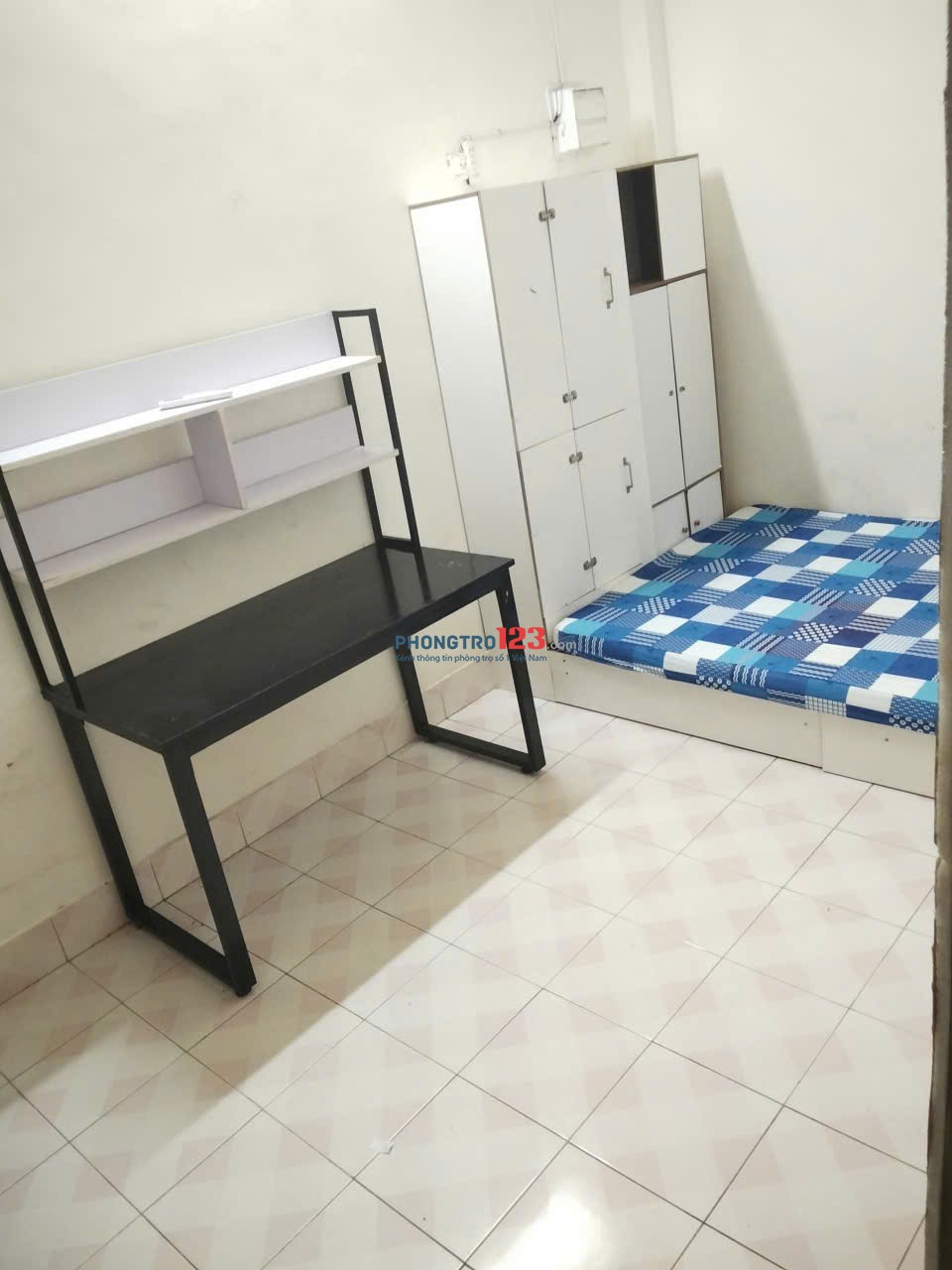 "DT30m2, 2 phòng ngủ, 2 máy lạnh, 1 phòng có gác 4 người ngủ, , đấy đủ nội th
