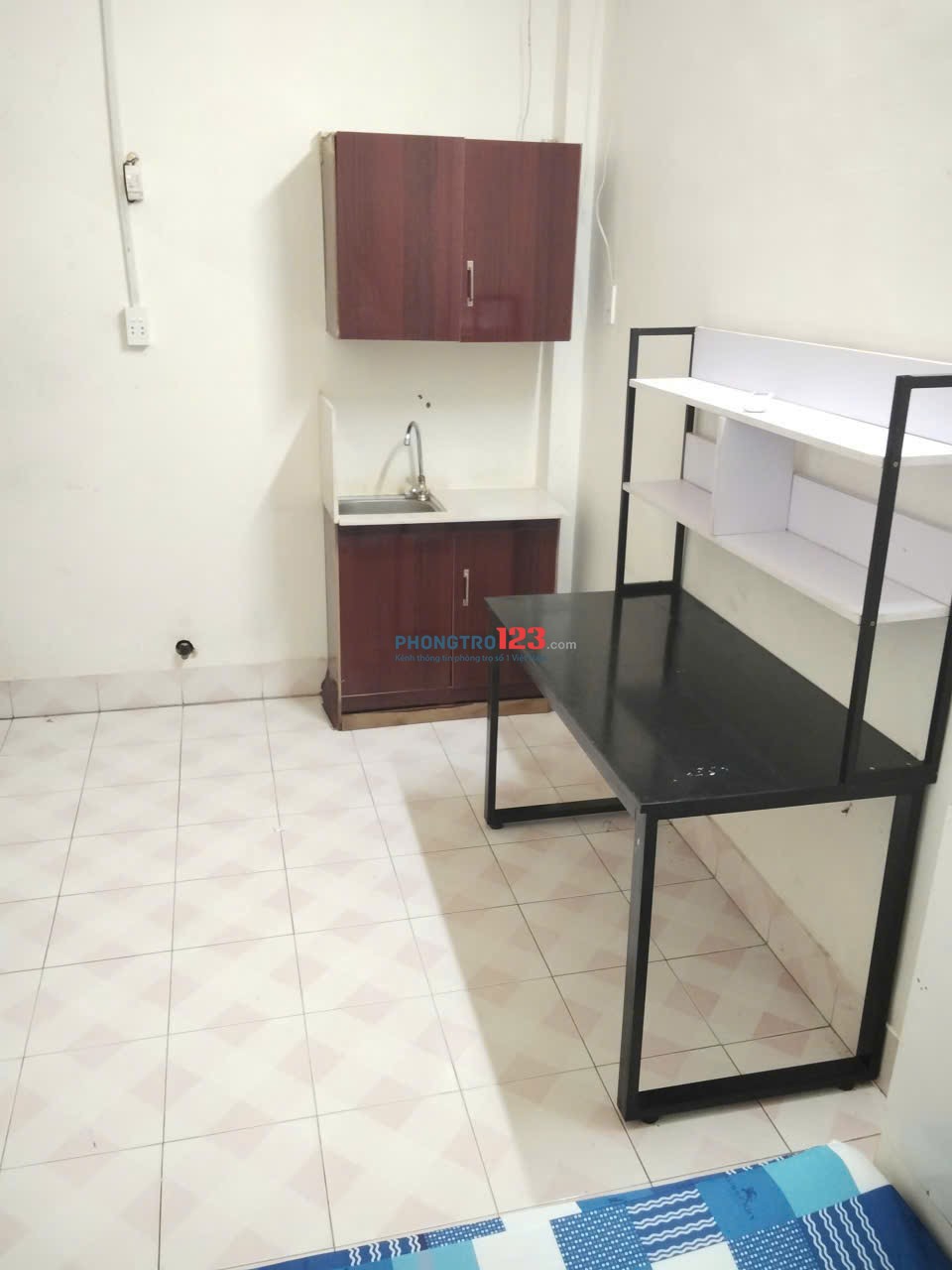 "DT30m2, 2 phòng ngủ, 2 máy lạnh, 1 phòng có gác 4 người ngủ, , đấy đủ nội th