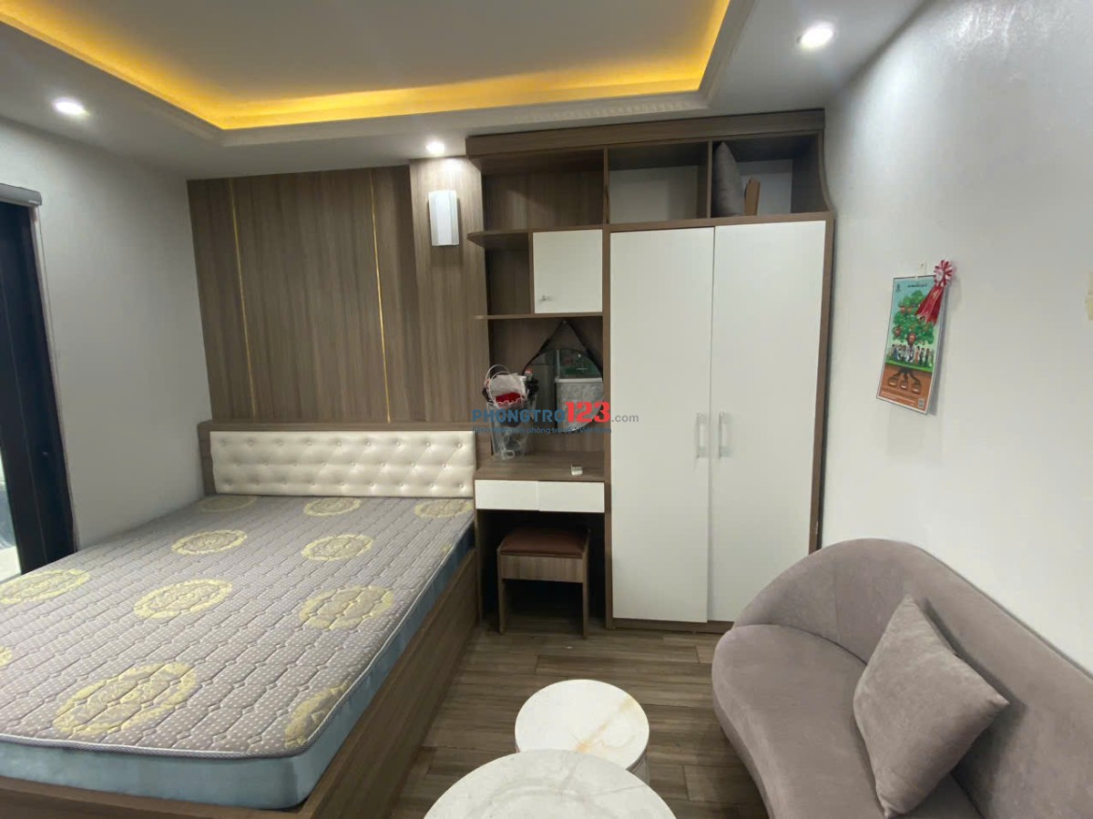 Cho thuê căn chung cư mini Studio ban công cực thoáng rộng, View hồ Tây bất tận. Chỉ 7tr