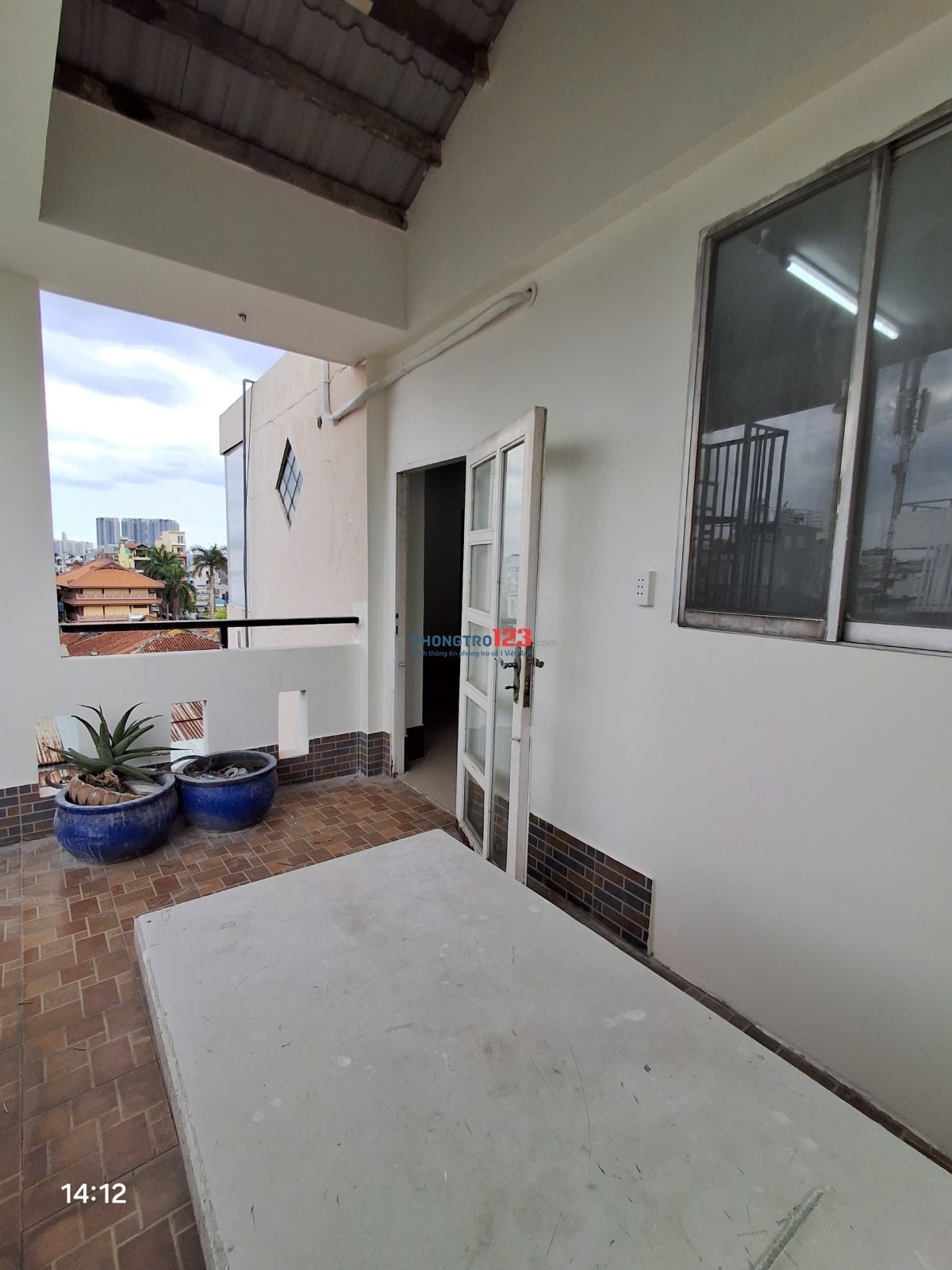 Penhouse 1PN full tiện nghi ngay Ngã 4 Lạc Long Quân - Âu Cơ thoáng đẹp mới làm xong