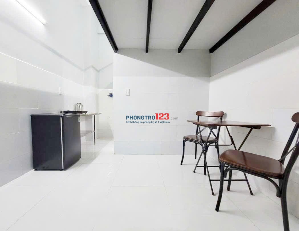Phòng trọ 30M2 - Gác cao 1M9 - Lê Văn Sỹ - giá Sinh Viên