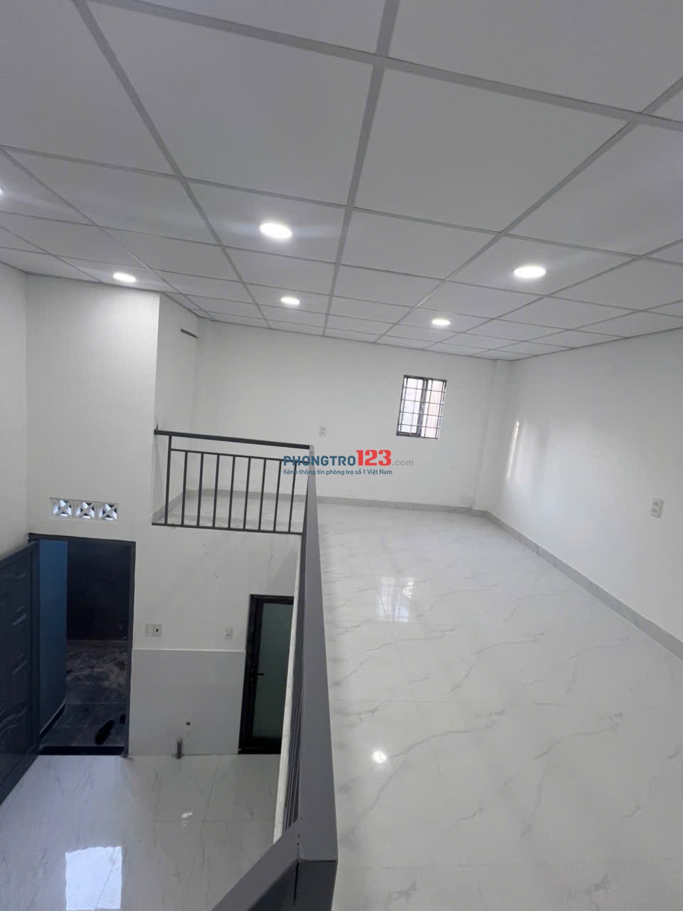  CHO THUÊ PHÒNG SÁT SUỐI TIÊN, KHU CNC - PHÙ HỢP GIA ĐÌNH, CÓ GÁC VÀ MÁY LẠNH