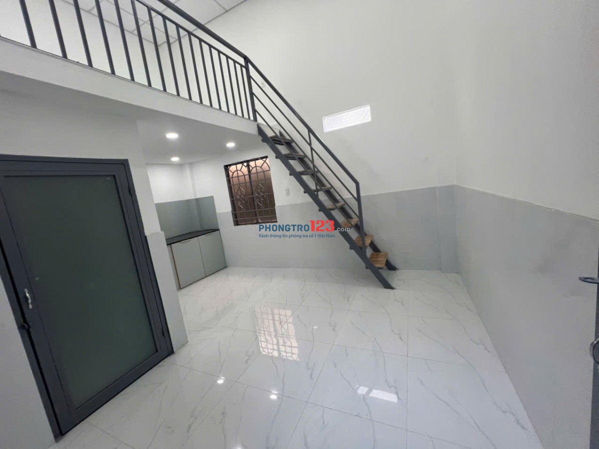  CHO THUÊ PHÒNG SÁT SUỐI TIÊN, KHU CNC - PHÙ HỢP GIA ĐÌNH, CÓ GÁC VÀ MÁY LẠNH