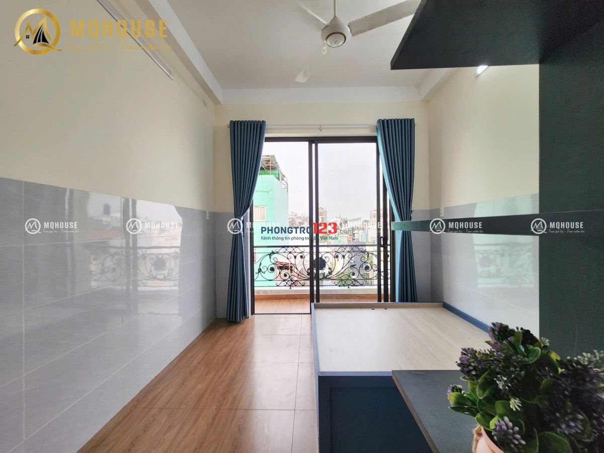 Studio View Ban Công Full Nội Thất Tách Bếp Ngay Lạc Long Quân