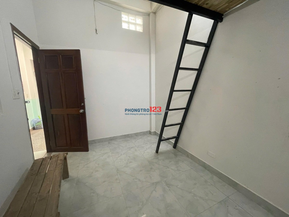 Điện: 3,500/kWh
Nước: 100,000/ng
Xe: 0/xe
Quản lý: 100,000/ph
Wifi: Miễn phí
M.giặt: 0/ng
Thẻ: 0/ng