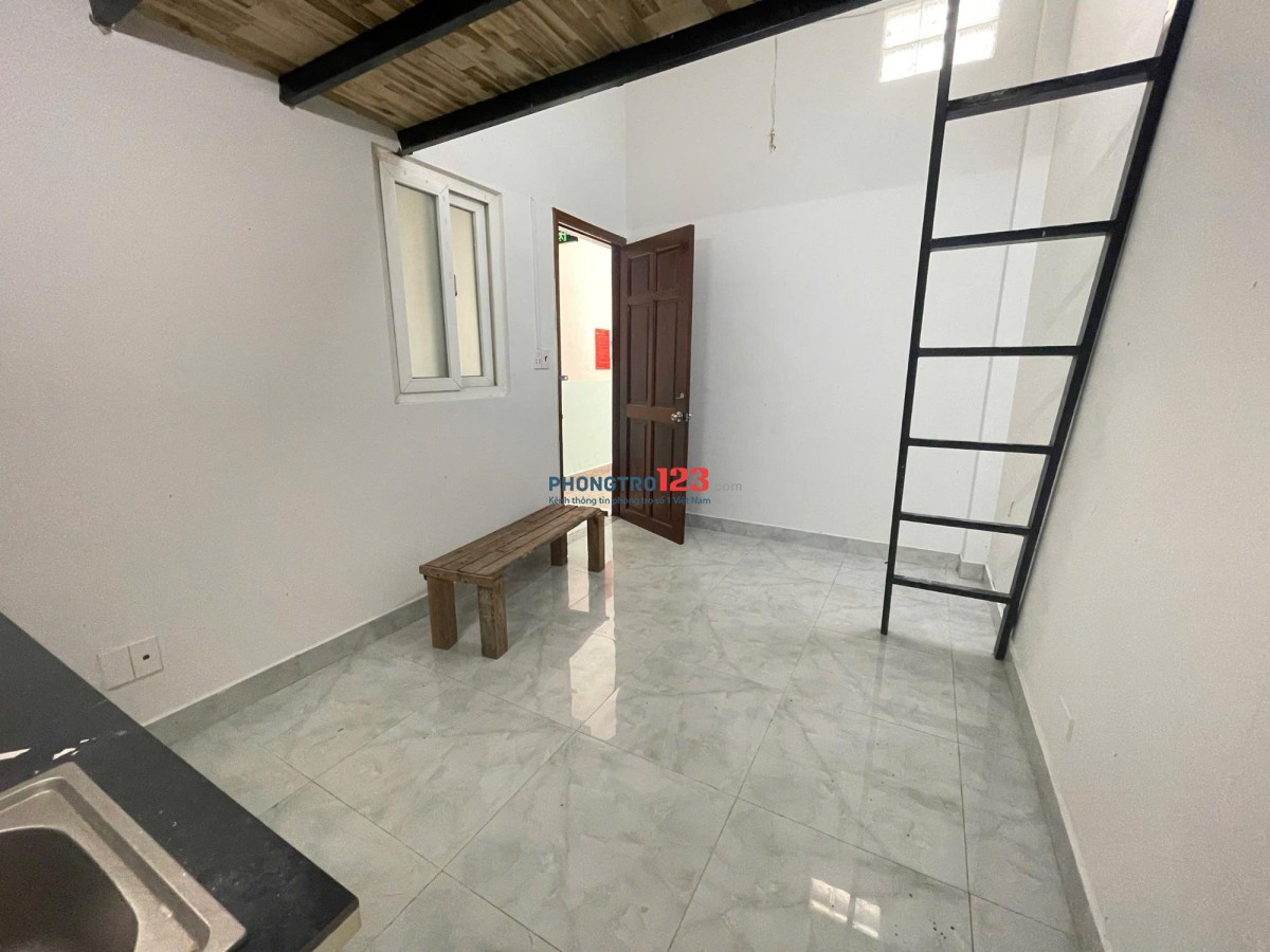 Điện: 3,500/kWh
Nước: 100,000/ng
Xe: 0/xe
Quản lý: 100,000/ph
Wifi: Miễn phí
M.giặt: 0/ng
Thẻ: 0/ng