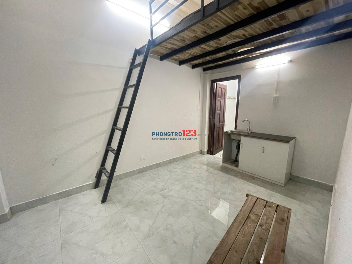 Điện: 3,500/kWh
Nước: 100,000/ng
Xe: 0/xe
Quản lý: 100,000/ph
Wifi: Miễn phí
M.giặt: 0/ng
Thẻ: 0/ng