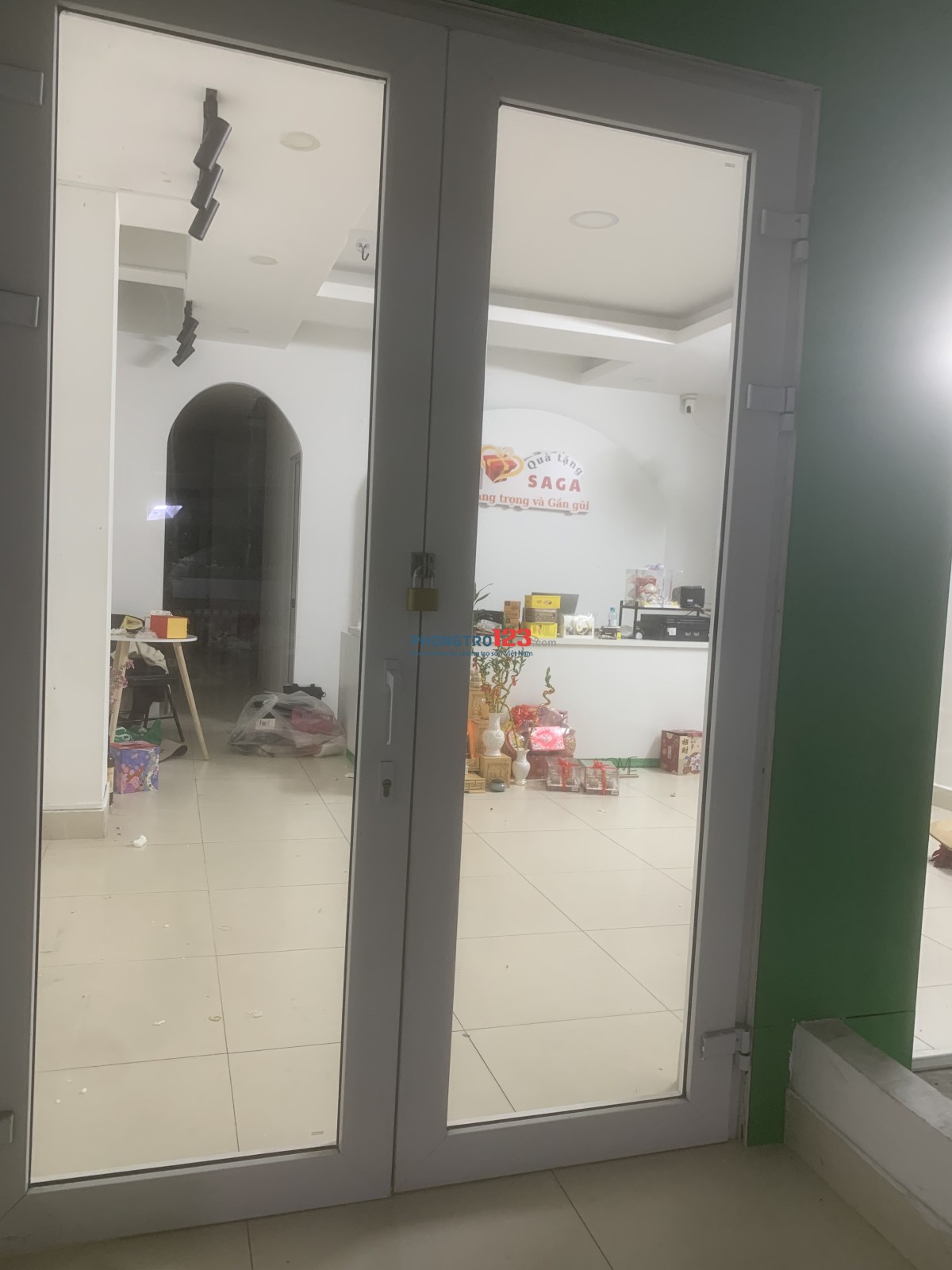 Cho thuê tầng trệt lối đi riêng