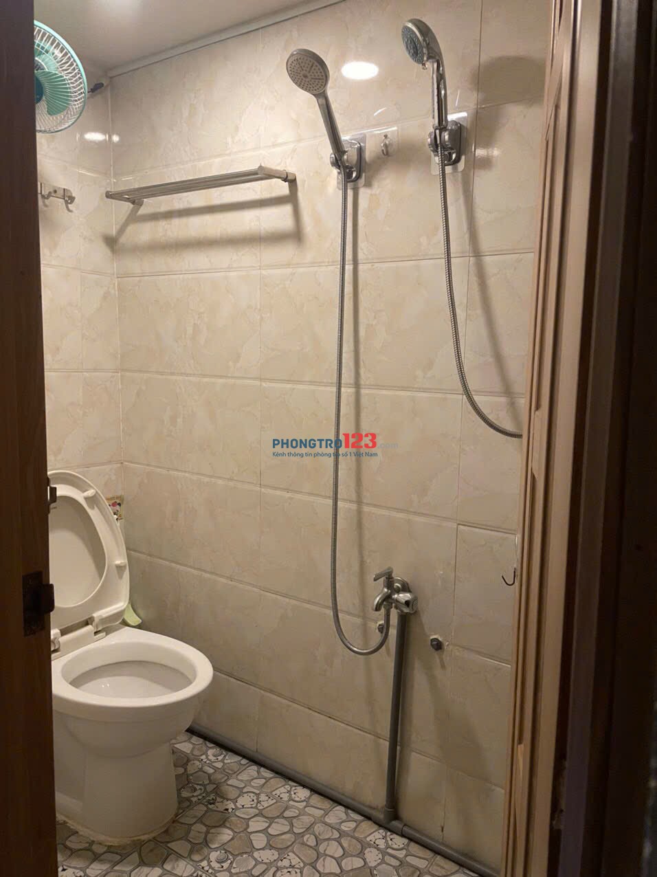 KTX Hòa Hảo Quận 10 Gần UEH Chỉ Từ 1,8 Triệu/Tháng
