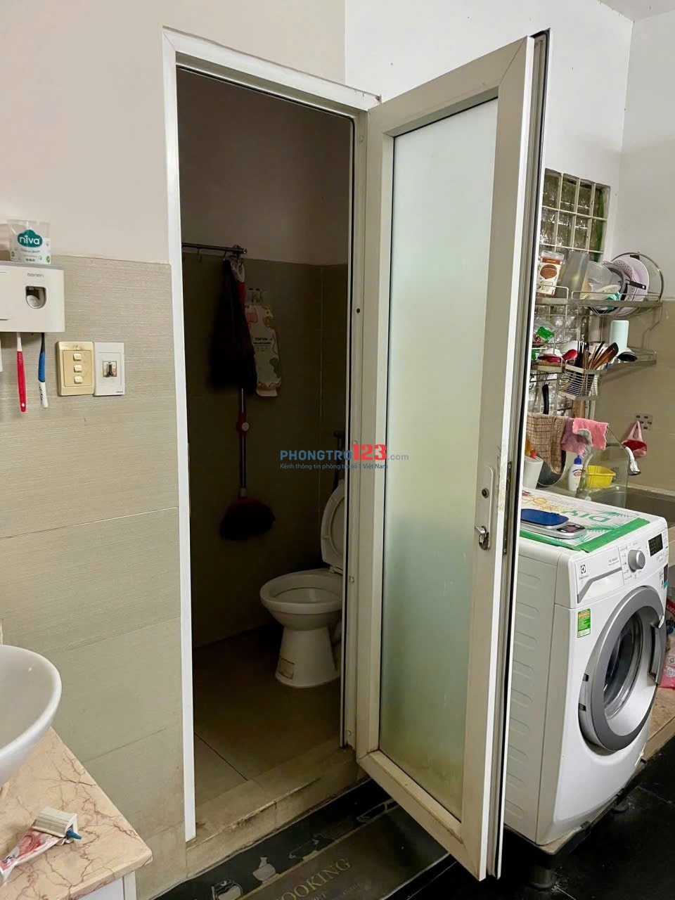Chung cư Đường Sắt, 53m2, 1p ngủ, có nội thất giá 8,5tr.