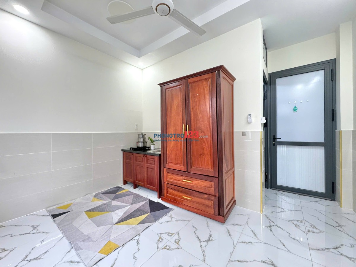 PHÒNG TRỌ GIÁ TỐT BANCON CỬA SỔ THOÁNG FULL TIỆN NGHI NGAY CMT8 GẦN CÔNG VIÊN LÊ THỊ RIÊNG
