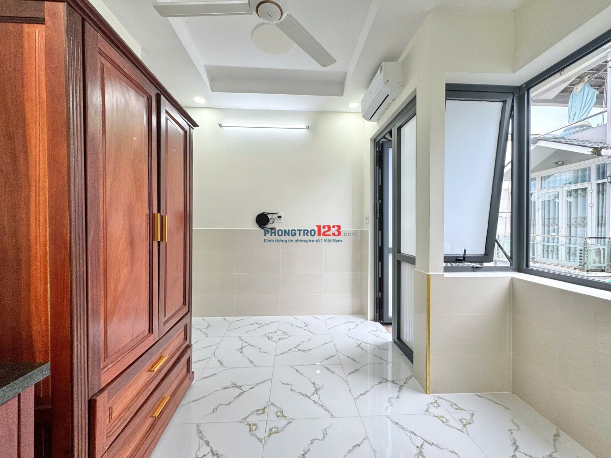 PHÒNG TRỌ GIÁ TỐT BANCON CỬA SỔ THOÁNG FULL TIỆN NGHI NGAY CMT8 GẦN CÔNG VIÊN LÊ THỊ RIÊNG