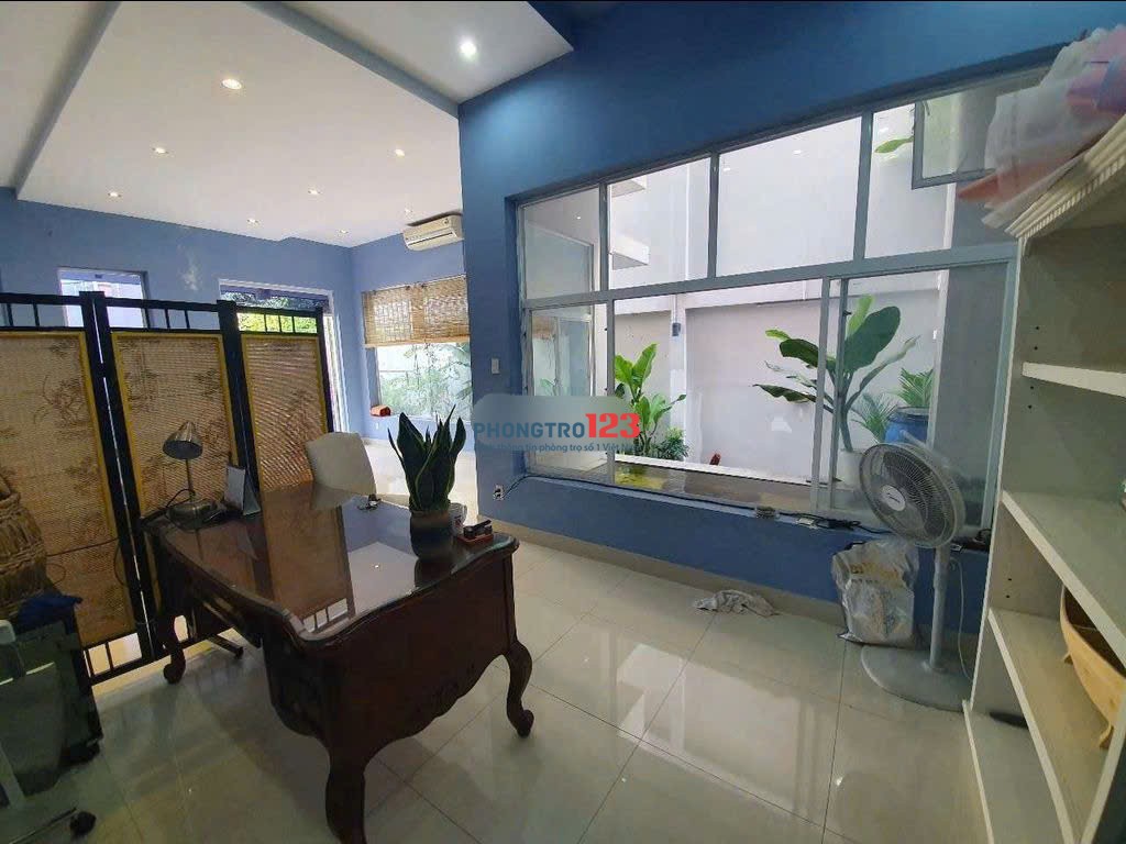 15tr mặt bằng mặt tiền 250m2 trong villa đg Nguyễn Hữu Thọ Q7