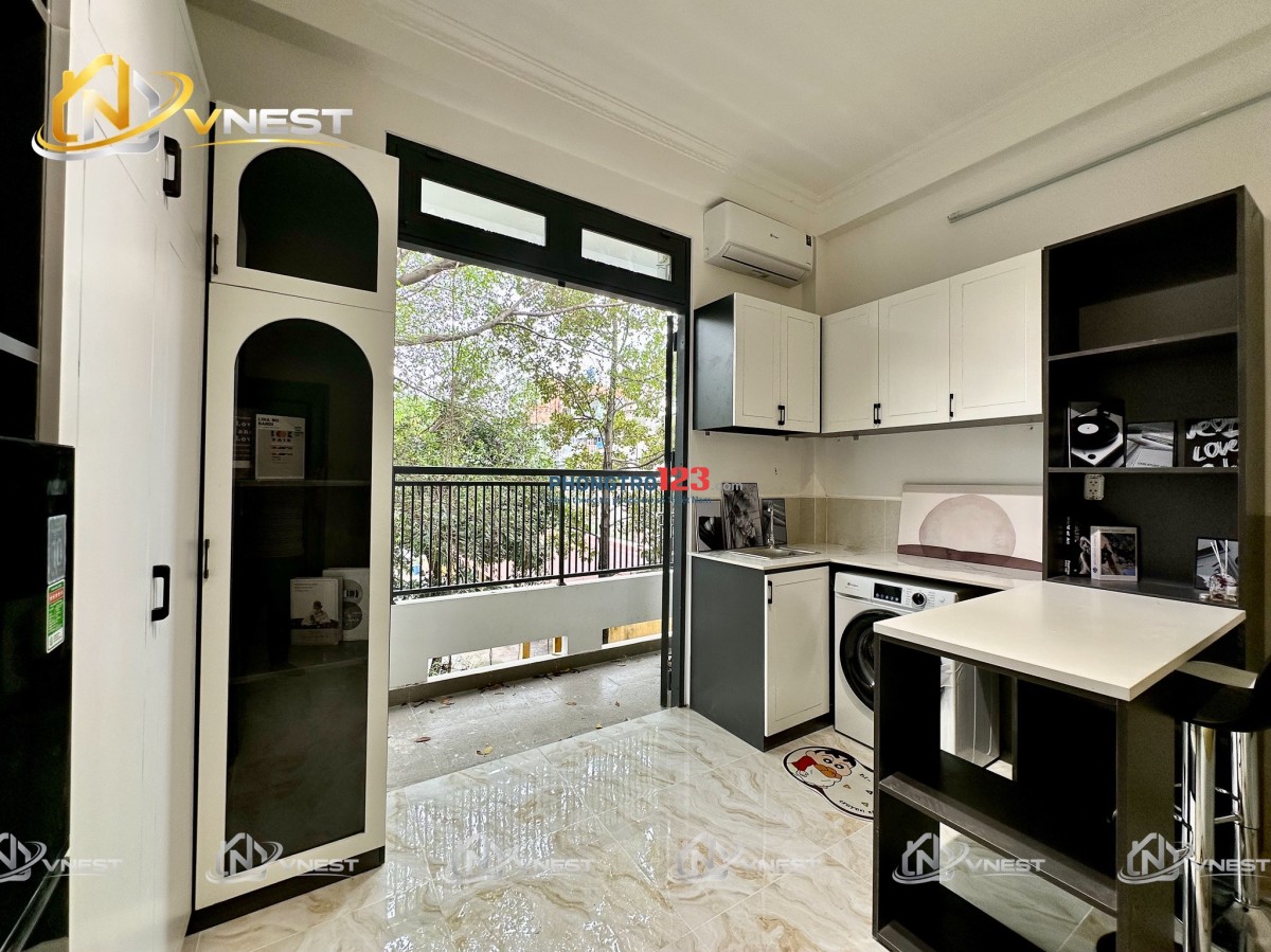 Căn Hộ Ban Công Gần Đại Học Bách Khoa & Đại Học Y Dược Full Nội Thất Trung Tâm Quận 10 Gần Quận 1