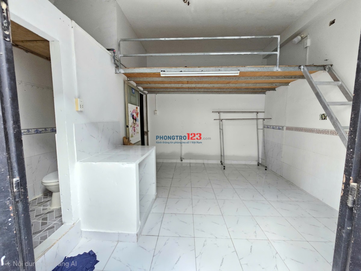 PHÒNG BAN CÔNG TẦNG 1, GIÓ TRỜI THOÁNG MÁT, RỘNG RÃI, GIỜ GIẤC TỰ DO, BẢO VỆ 24/24