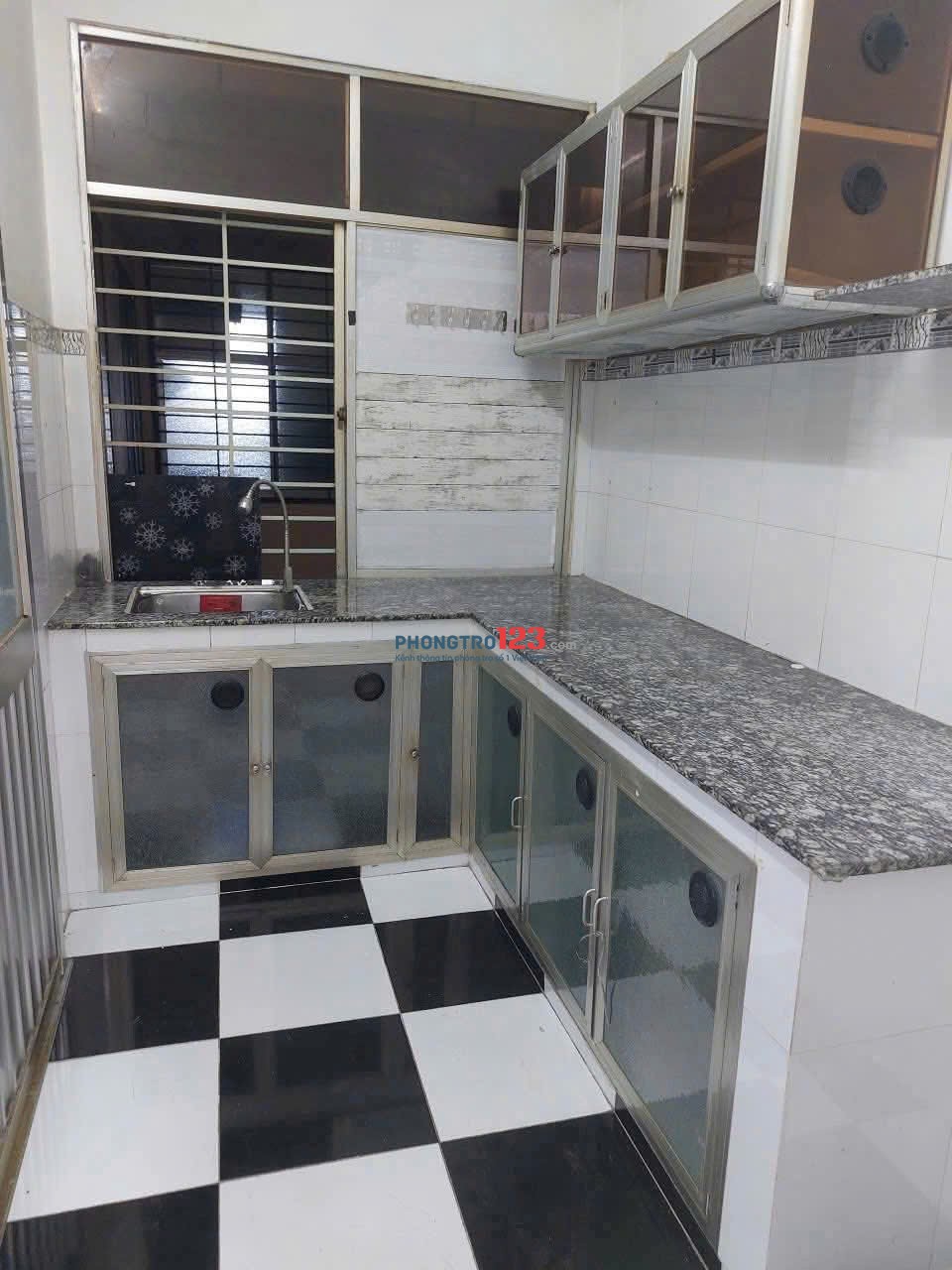 Chung Cư Miếu Nổi (thang bộ) - Vạn Kiếp căn 2p ngủ giá 8tr/tháng