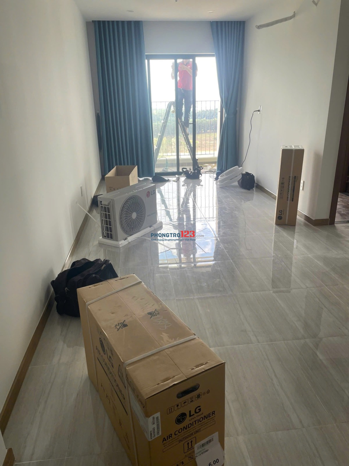 TUYỂN 1 ROOMMATE CHO CĂN GÓC TẦNG CAO VIEW LANDMARK GIÁ RẺ NHẤT THỊ TRƯỜNG