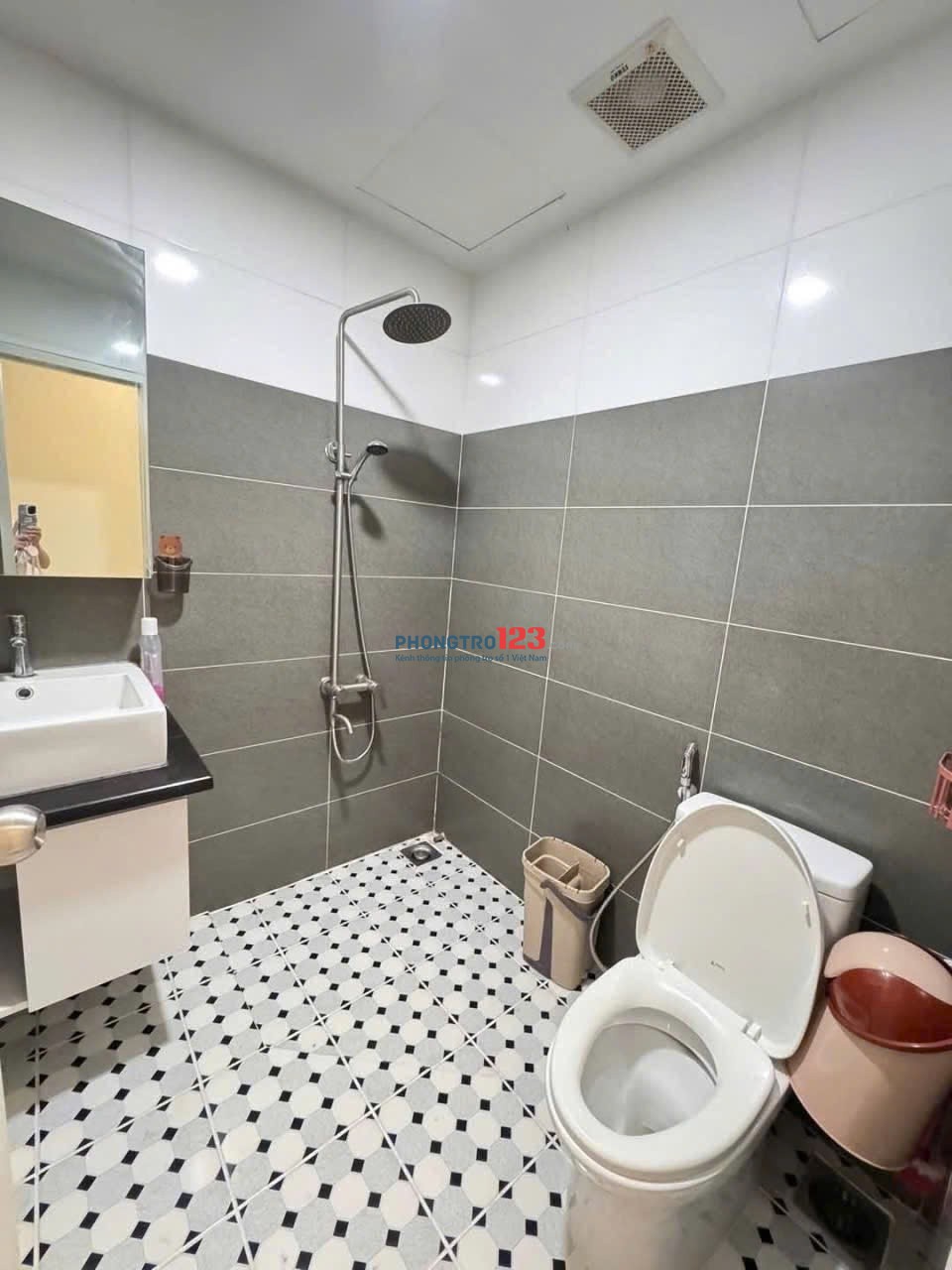 Cho thuê căn hộ Botanica Premier ngay sân bay Tân Sơn Nhất 2PN , 2WC 75m2 full nội thất giá 17tr/th