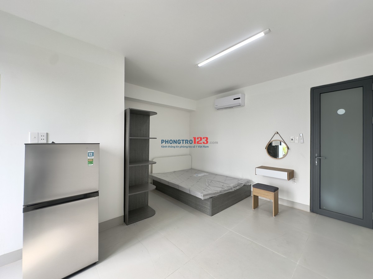 CHO THUÊ CHDV BAN CÔNG FULL NỘI THẤT GẦN NGAY CẦU SẮT