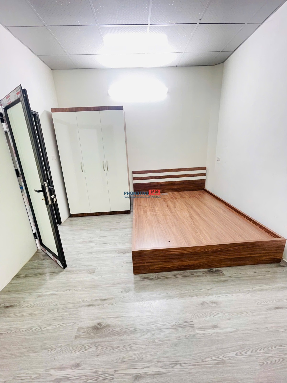 CHÍNH CHỦ CẦN CHO THUÊ phòng 2N1K vskk có ban công, full nội thất phòng ngủ và bếp