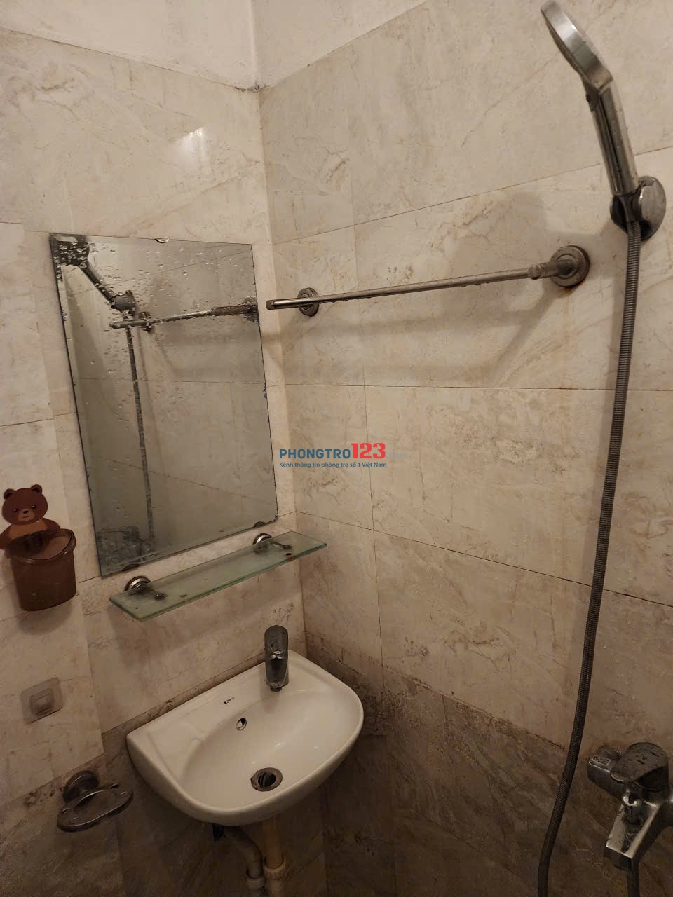 Cho thuê phòng đầy đủ tiện nghi chỉ 3tr5 tại Số nhà 20, ngách 79, ngõ Cẩm Văn