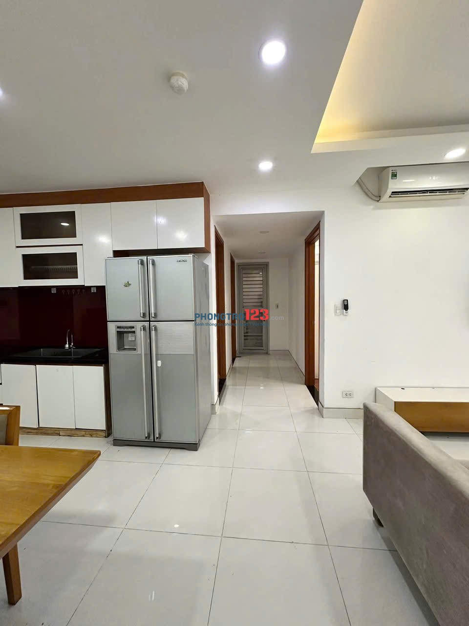 Chung cư Oriental Plaza full nội thất cao cấp giá 12,5 tr/th 2Pn, 2wc, Đ. Âu Cơ, tân phú