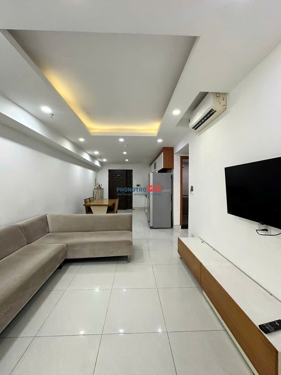 Chung cư Oriental Plaza full nội thất cao cấp giá 12,5 tr/th 2Pn, 2wc, Đ. Âu Cơ, tân phú