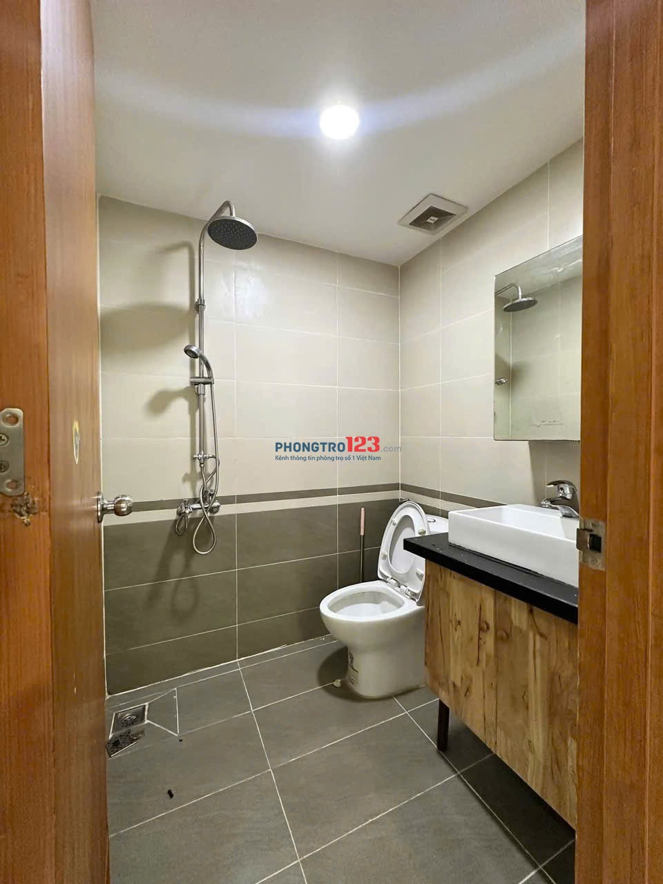 Chung cư Oriental Plaza full nội thất cao cấp giá 12,5 tr/th 2Pn, 2wc, Đ. Âu Cơ, tân phú