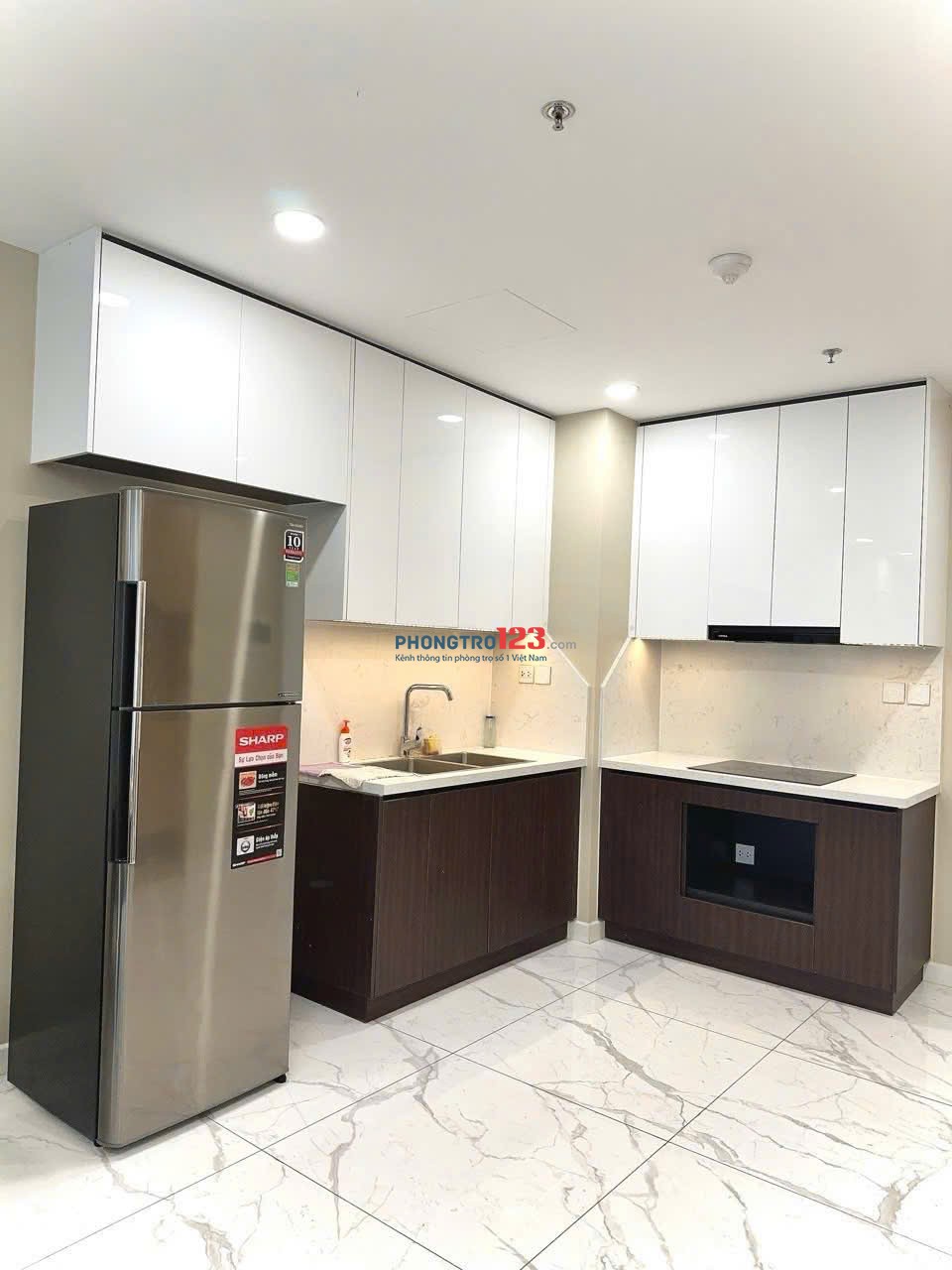 Căn hộ cao cấp Oriental Plaza ngay TT Q.Tân Phú 79m2 2PN, Full nội thất bang cong lớn giá 12 tr/th