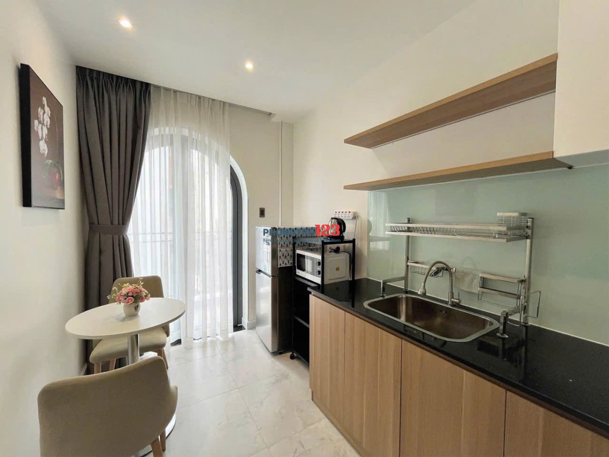 Căn hộ cao cấp Oriental Plaza ngay TT Q.Tân Phú 79m2 2PN, Full nội thất bang cong lớn giá 12 tr/th