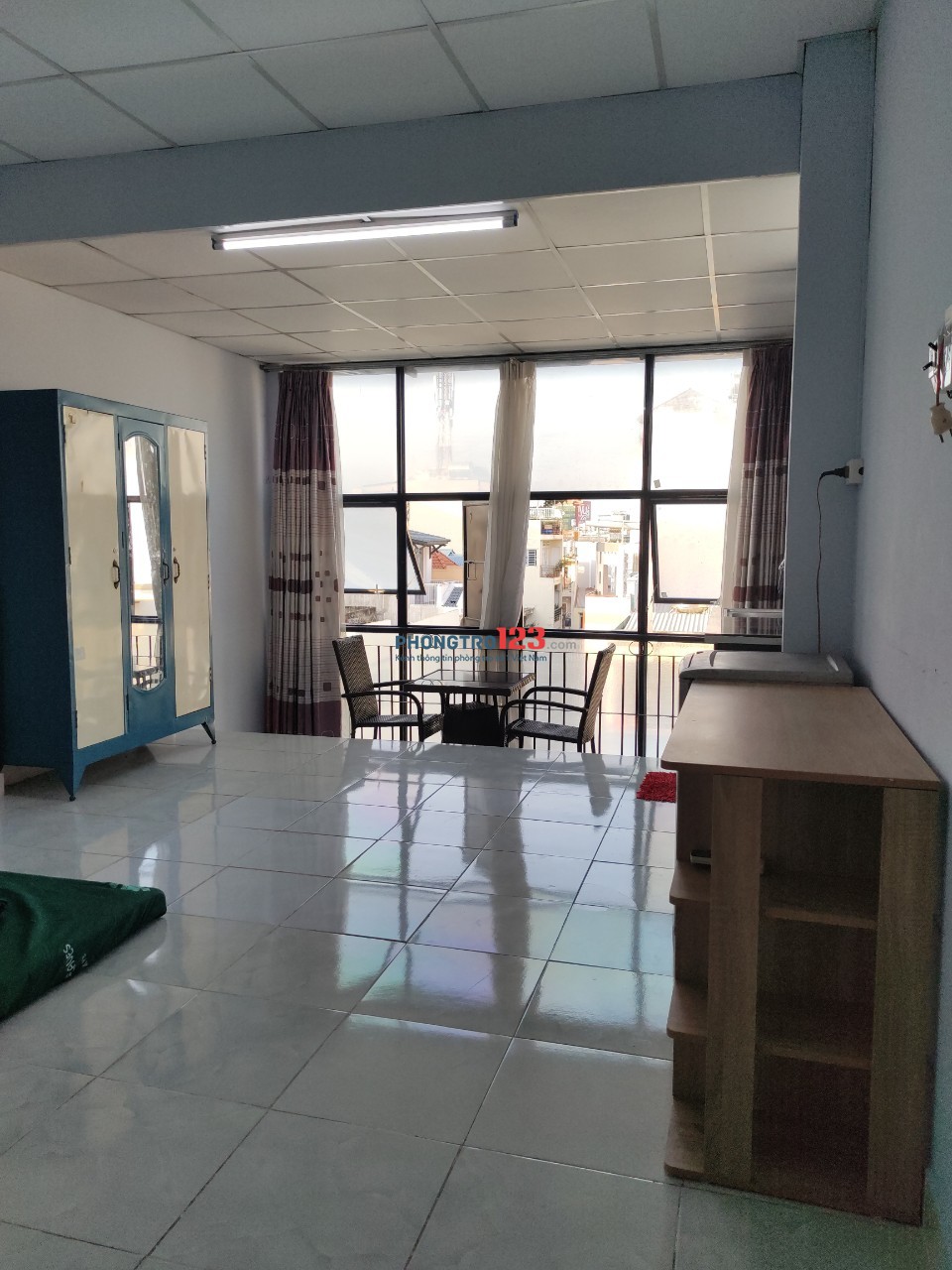 Trọ bancol sạch sẽ thoáng mát, view mặt tiền đường phố
