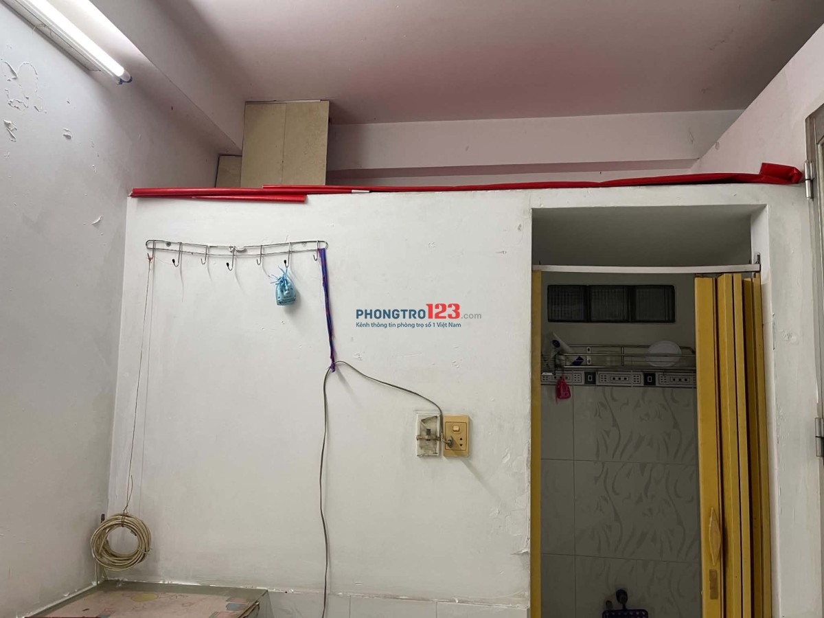 PHÒNG LẦU ĐÚC NGAY TRUNG TÂM QUẬN 3 CÁCH MẠNG THÁNG TÁM