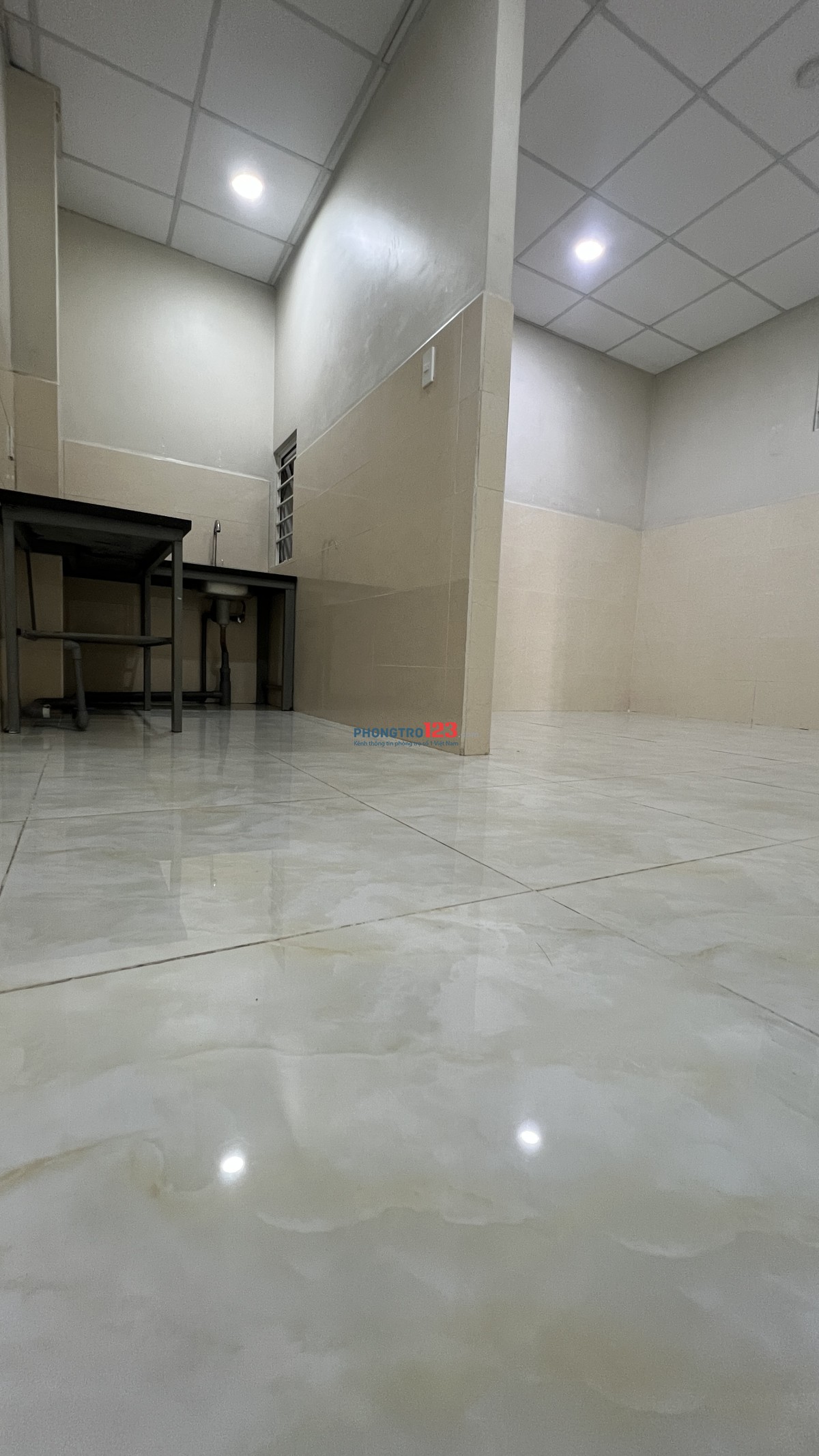 PHÒNG 3TR8 ĐỐI DIỆN Gigamall – THANG MÁY – AN NINH – CÓ SÂN PHƠI RIÊNG