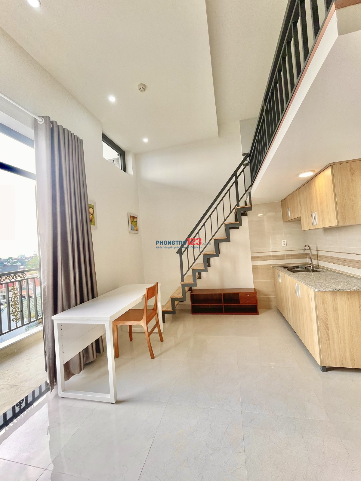 Phòng DUPLEX, BAN CÔNG, ĐẦY ĐỦ NỘI THẤT NGAY 429 LÊ VĂN VIỆT