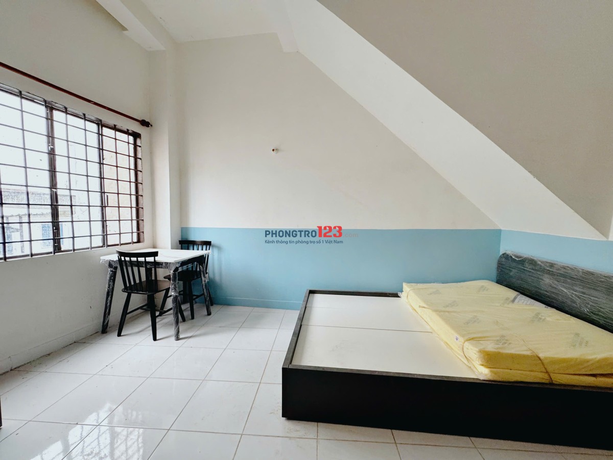 Cho thuê căn hộ cửa sổ lớn, full NT, máy giặt riêng - Ngô Tất Tố gần Hutech, UEF, HIU, FTU, UTH