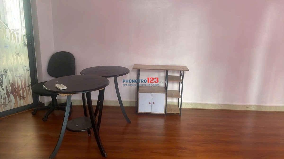 Tìm 2 nữa ở ghép phòng lớn ở tầng trệt