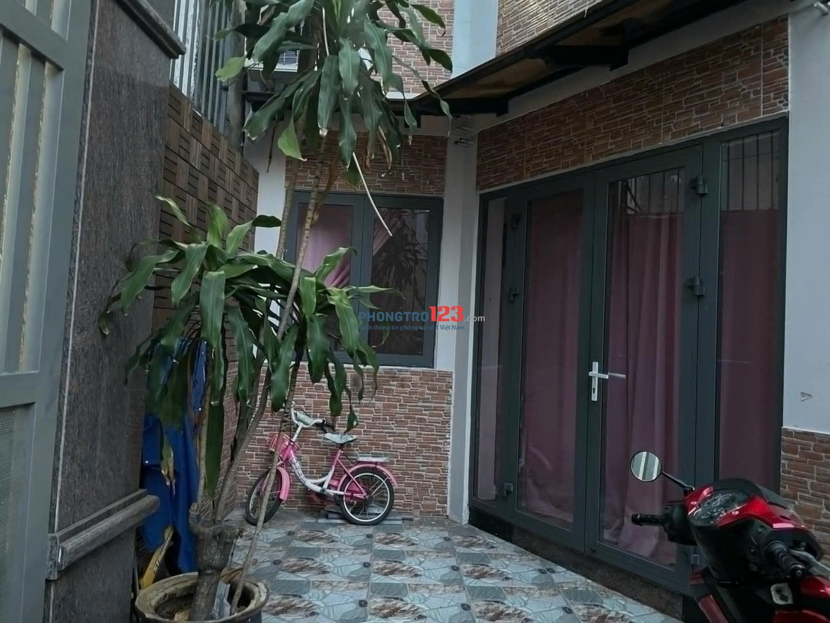 Tìm 2 nữa ở ghép phòng lớn ở tầng trệt
