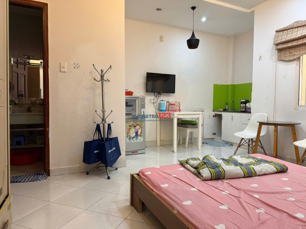 Cho thuê chung cư 590 CMT8, Nhiêu Lộc 50m2 1PN chỉ 8tr/tháng