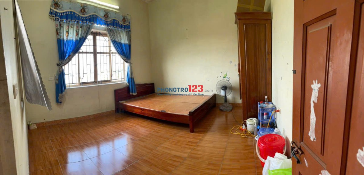 Nhà 5 tầng chia thành các phòng ,cho thuê làm nhà trọ tại Ngõ 70 Phố Hưng Thịnh- Yên Sở.