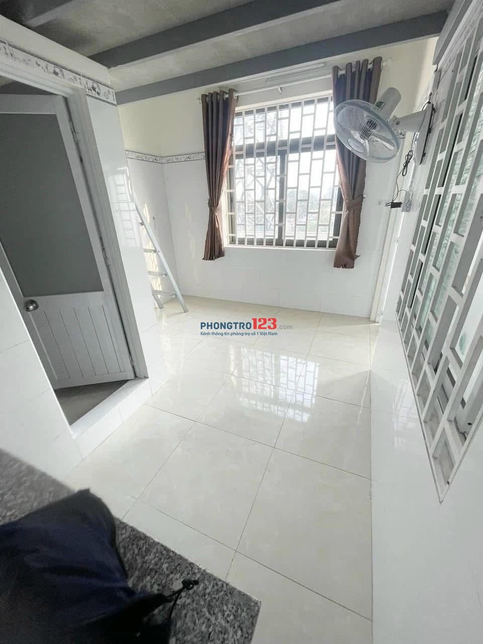 Phòng gác lửng ngay phía sau Công Viên Phần Mềm Quang Trung, đi bộ được qua FPT, gần VOV, Viễn Đông