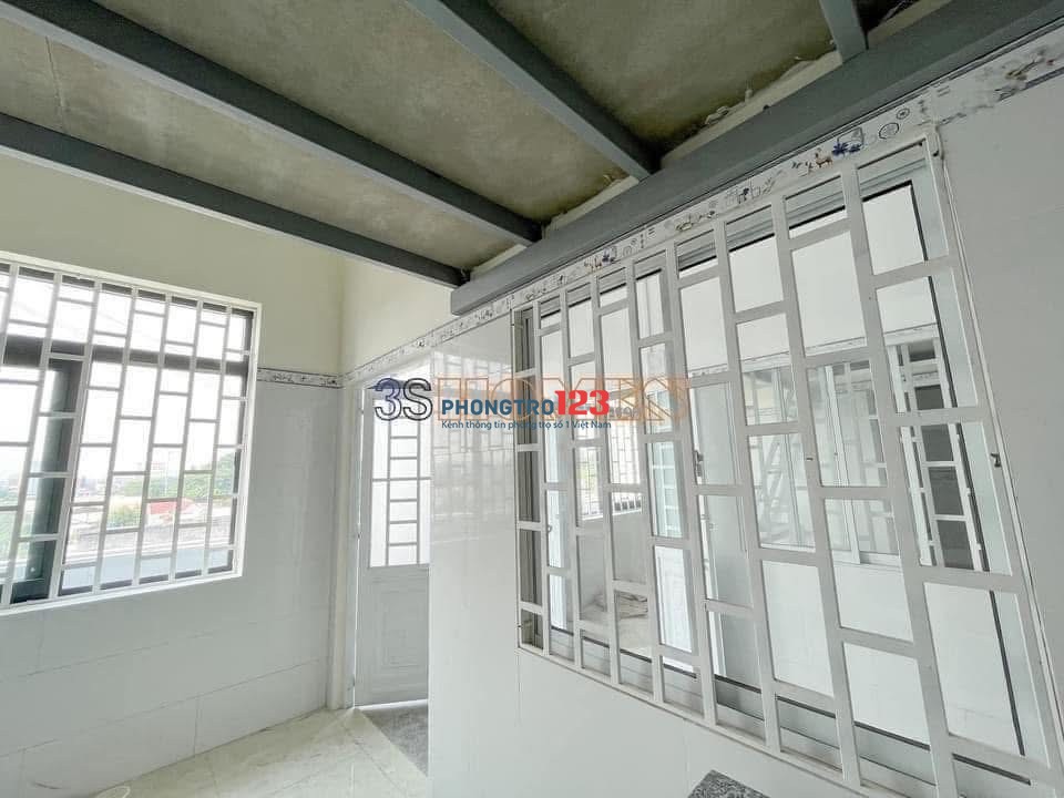 Phòng gác lửng ngay phía sau Công Viên Phần Mềm Quang Trung, đi bộ được qua FPT, gần VOV, Viễn Đông