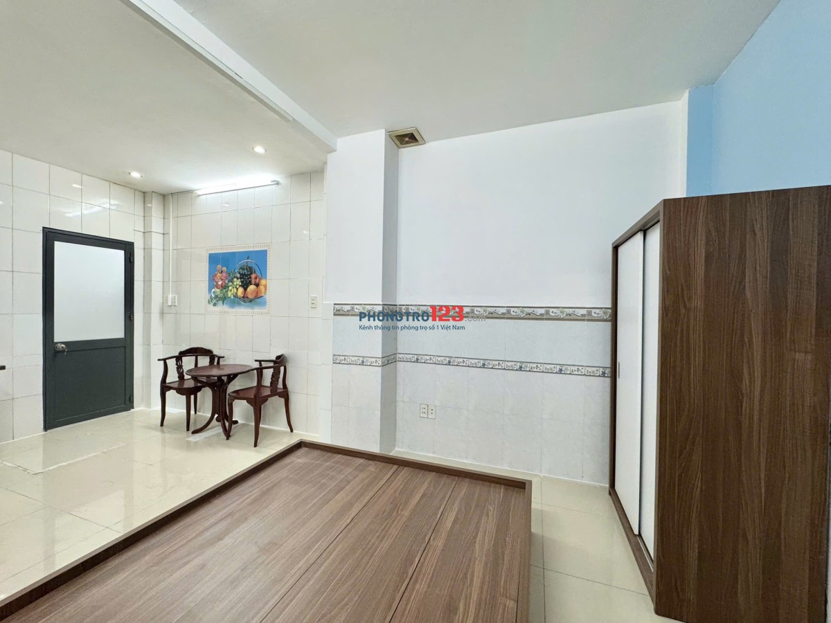 Ngay Phạm Văn Đồng, cầu vượt Linh Xuân, Phòng full nội thất, rộng rãi