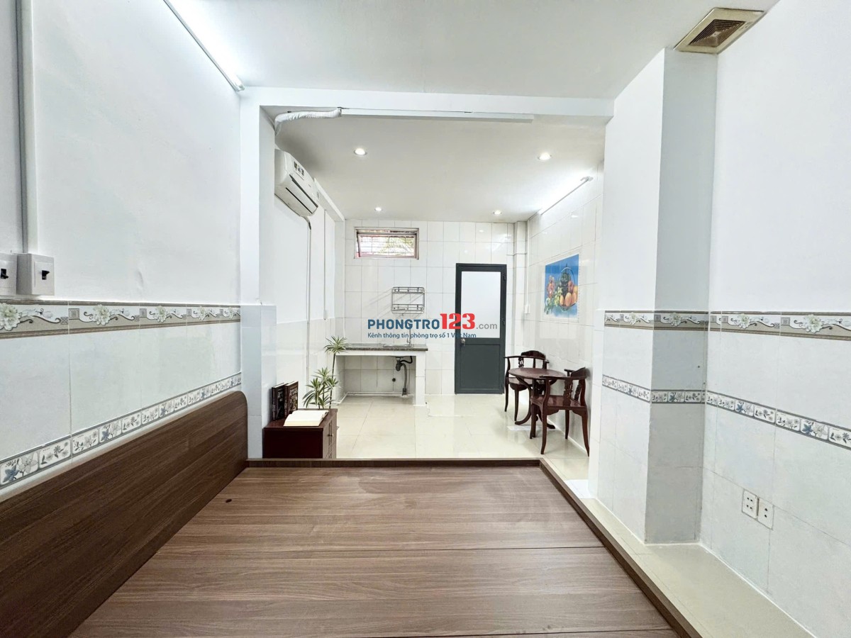 Ngay Phạm Văn Đồng, cầu vượt Linh Xuân, Phòng full nội thất, rộng rãi