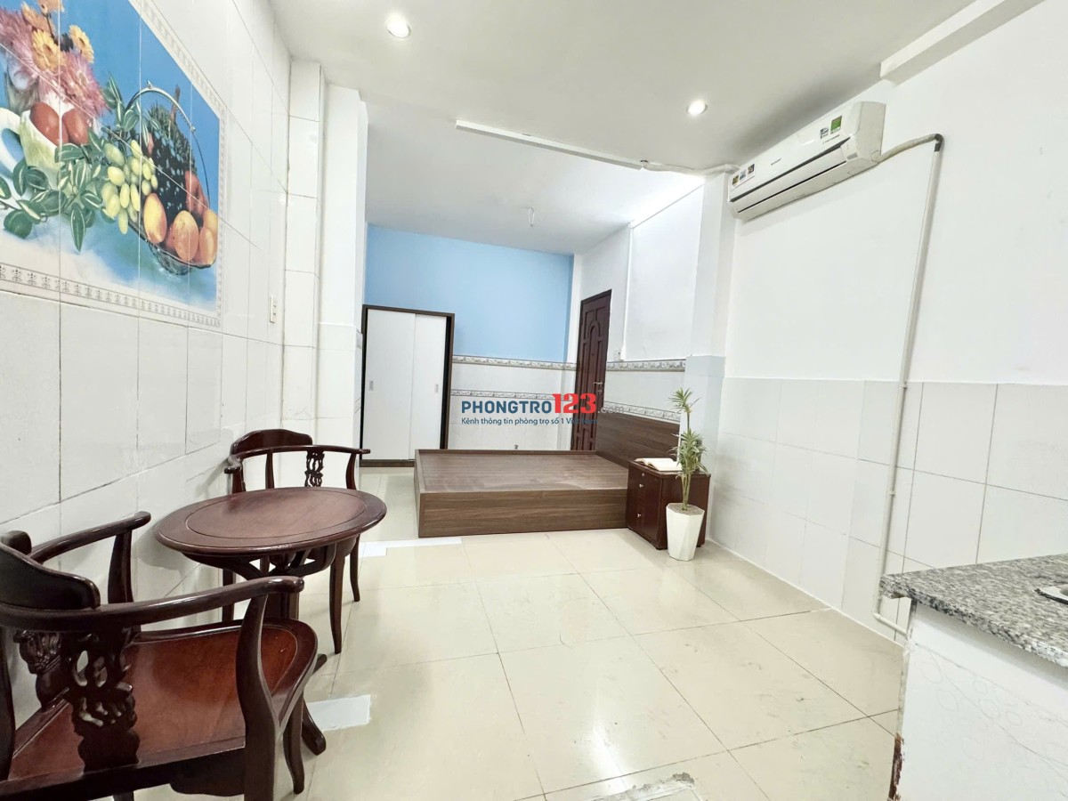 Ngay Phạm Văn Đồng, cầu vượt Linh Xuân, Phòng full nội thất, rộng rãi