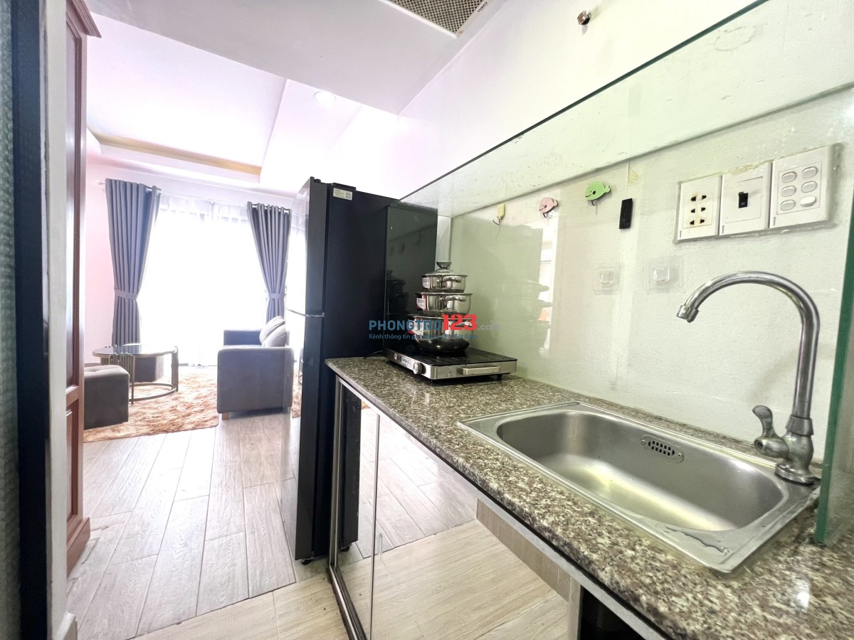 STUDIO FULL NỘI THẤT BAN CÔNG CỬA SỔ LỚN TẠI TRẦN PHÚ GẦN CÁC TRƯỜNG ĐH LỚN, BV ĐH Y DƯỢC HCM