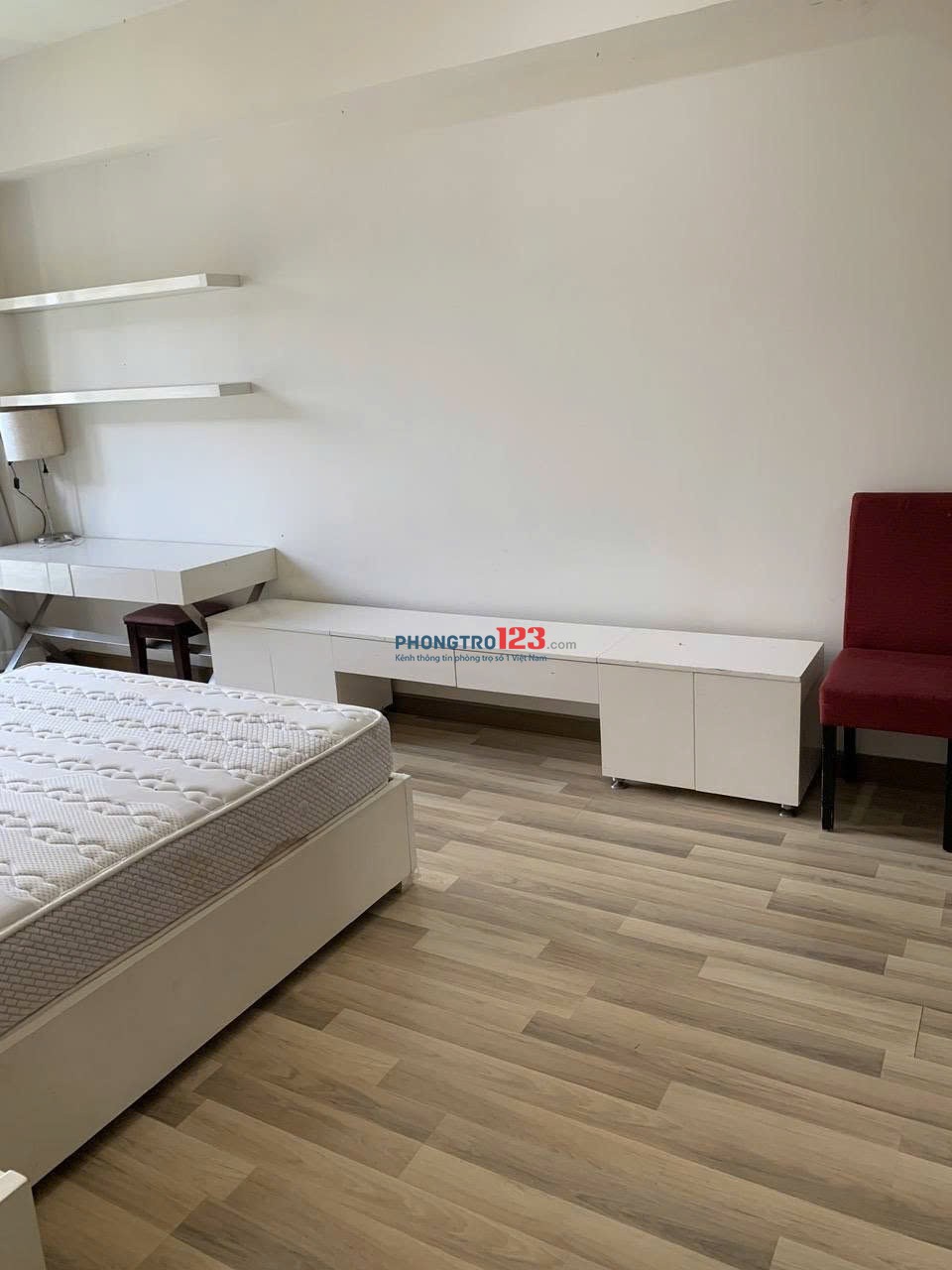 Chung cư Cao Cấp Saigon Airport Palza Full nội thất 2PN 90m2 giá 19Tr/th.